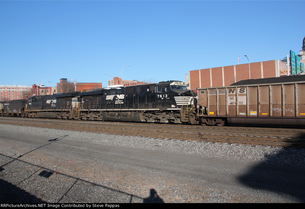 NS 7613 and 8008 as mid train DPUS